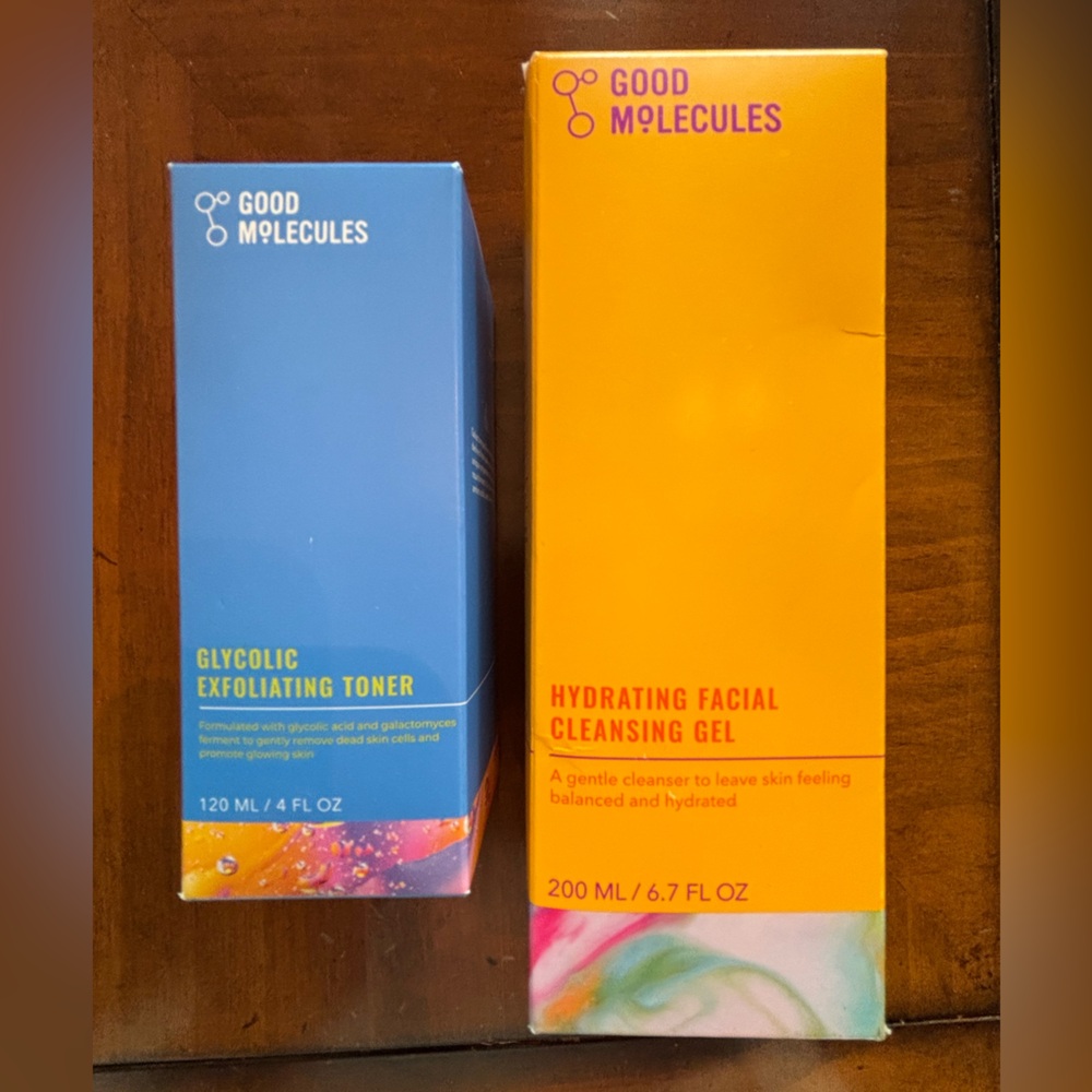 Good Molecules Blue Glycolic Exfoliating Toner